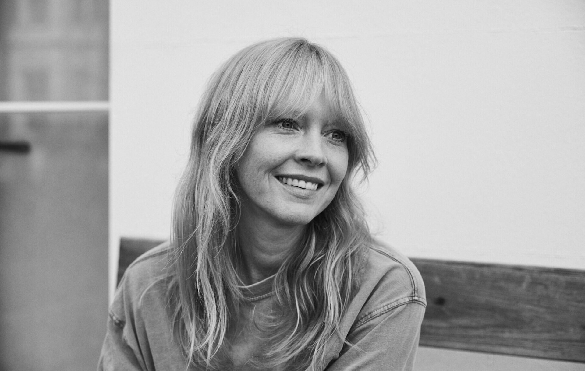 Lucy Rose - This Aint The Way You Go Out
