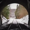 ICE bleift dräi Stonne laang an engem Tunnel hänken | © Abhishek Chadha / Unsplash