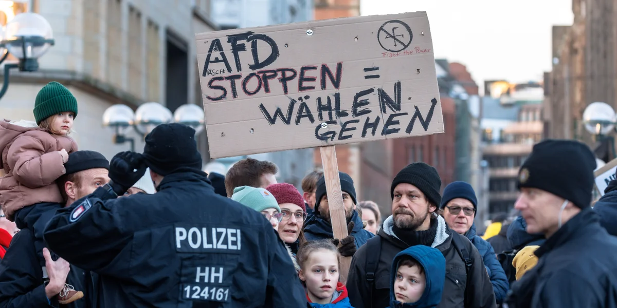 Protester géint Riets | © picture alliance/dpa | Markus Scholz