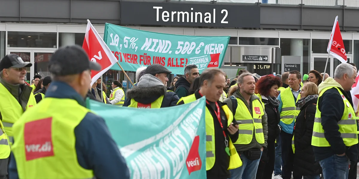 Flughafen Streik Verdi Däitschland Sécherheetspersonal | © picture alliance / SvenSimon