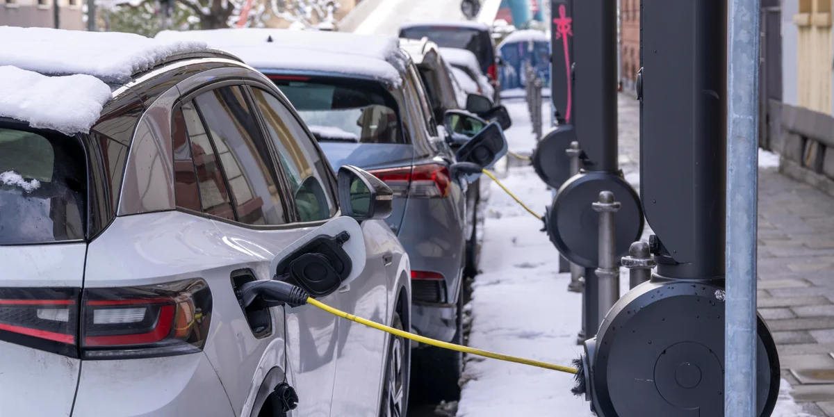 Wéi klimafrëndlech ass den Elektroauto wierklech?