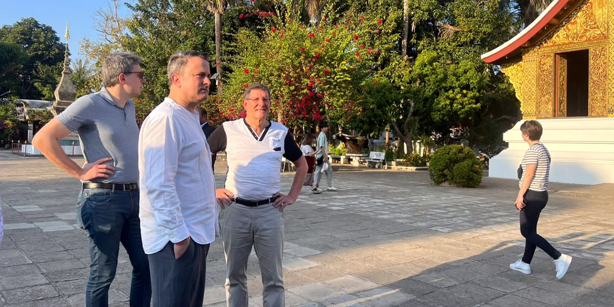 Sven Clement, Gusty Graas a Yavier Bettel am Laos | © Sophie Schroeder