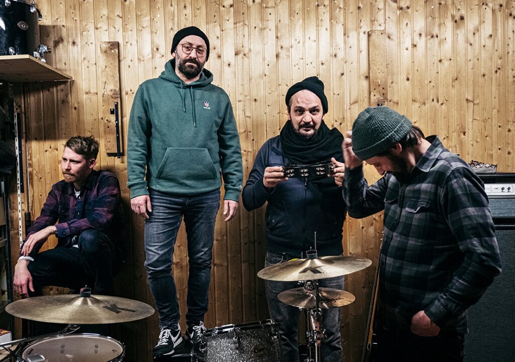 Math Rock mat Chouer fir 41 Joer Kufa