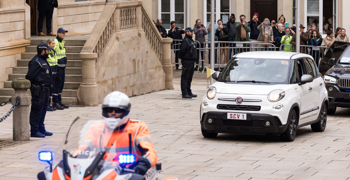 Vum Palais goung et am Fiat a Richtung Cercle. | © SIP / Christophe Jung