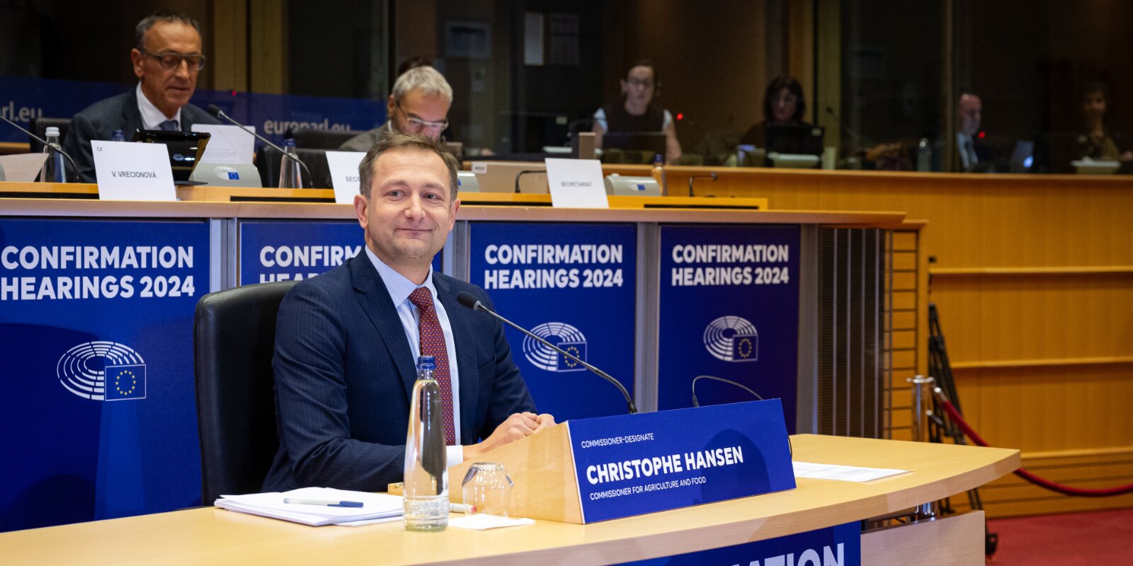 Christophe Hansen packt säin Examen ouni Problemer | © Bei sengem “Hearing” am Europaparlament iwwerzeegt de Christophe Hansen eng large Majoritéit vun Europadeputéiert. Seng Äntwerte goufe queesch duerch d’Parteien als kompetent, gutt präparéiert an gutt presentéiert bewäert.