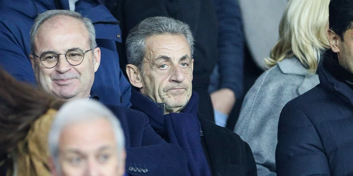 Nicolas Sarkozy huet zanter haut eng Foussfessel un | © kolbert-press/Christian Kolbert