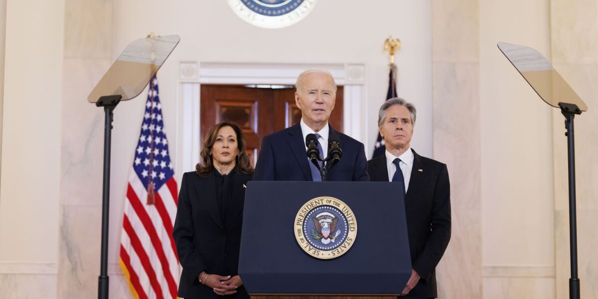 V.l.n.r.: Kamala Harris, Joe Biden, Antony Blinken | © picture alliance / Consolidated News Photos | Aaron Schwartz - Pool via CNP