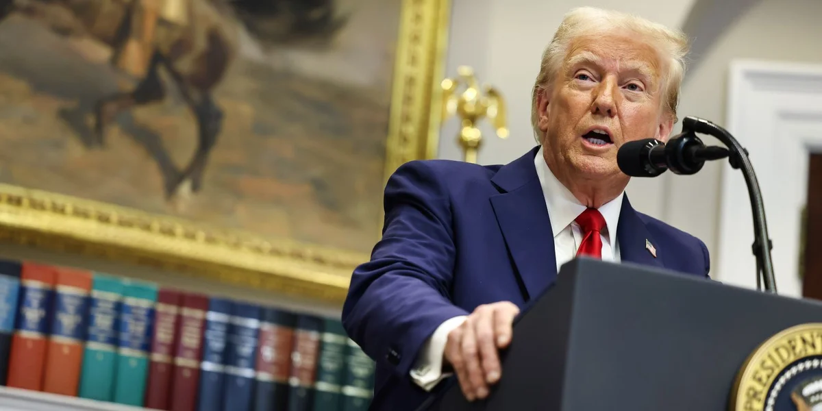 Den Donald Trump attackéiert d'US-Justiz op senger Plattform Truth Social | © picture alliance / Consolidated News Photos | Aaron Schwartz - Pool via CNP