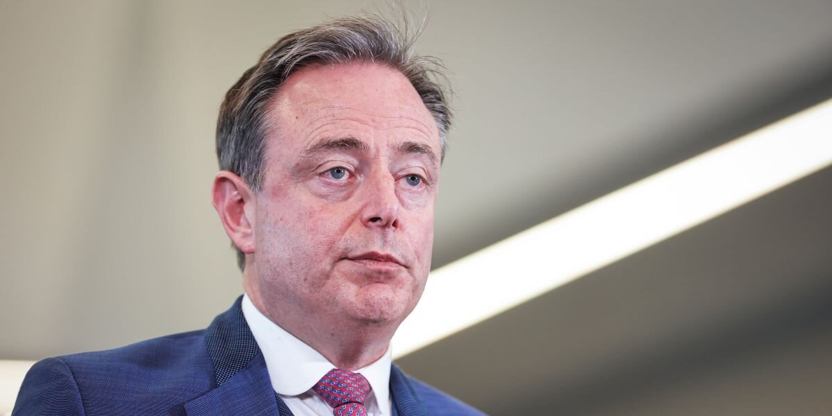 Belsch: De Bart de Wever bleift Premier - mee fir wéi laang? episode artwork