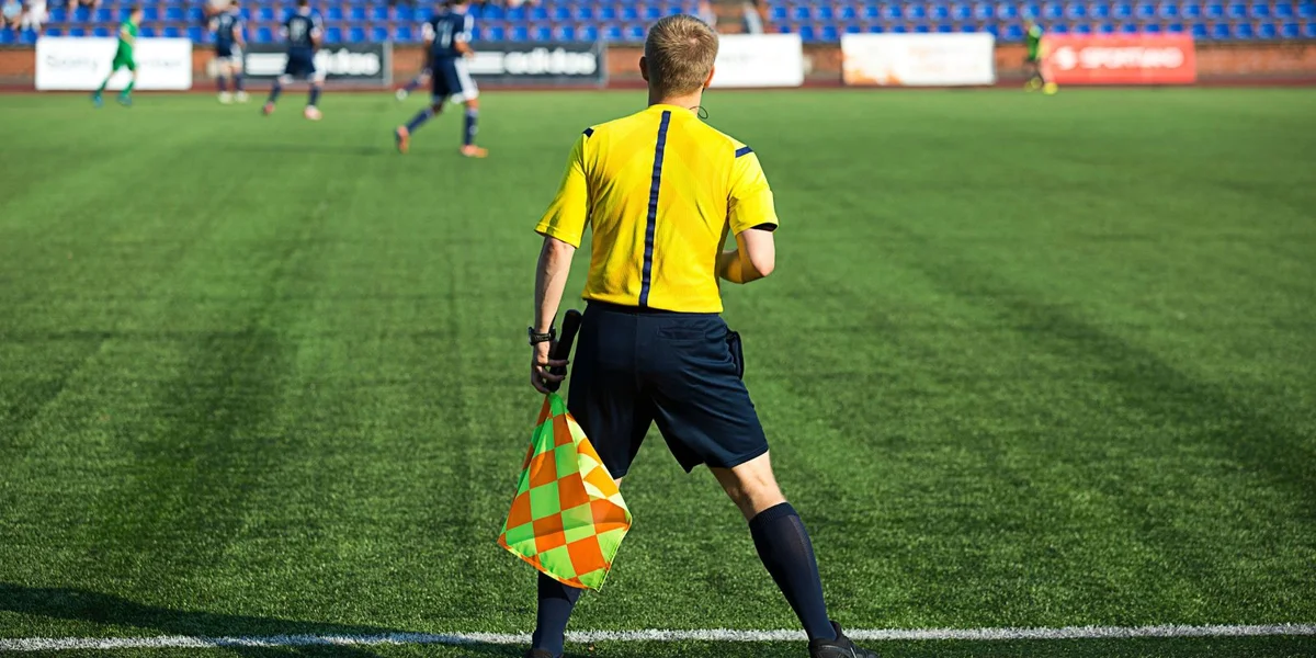 Den Arbitrage am Lëtzebuerger Fussball | © Adobe Stock