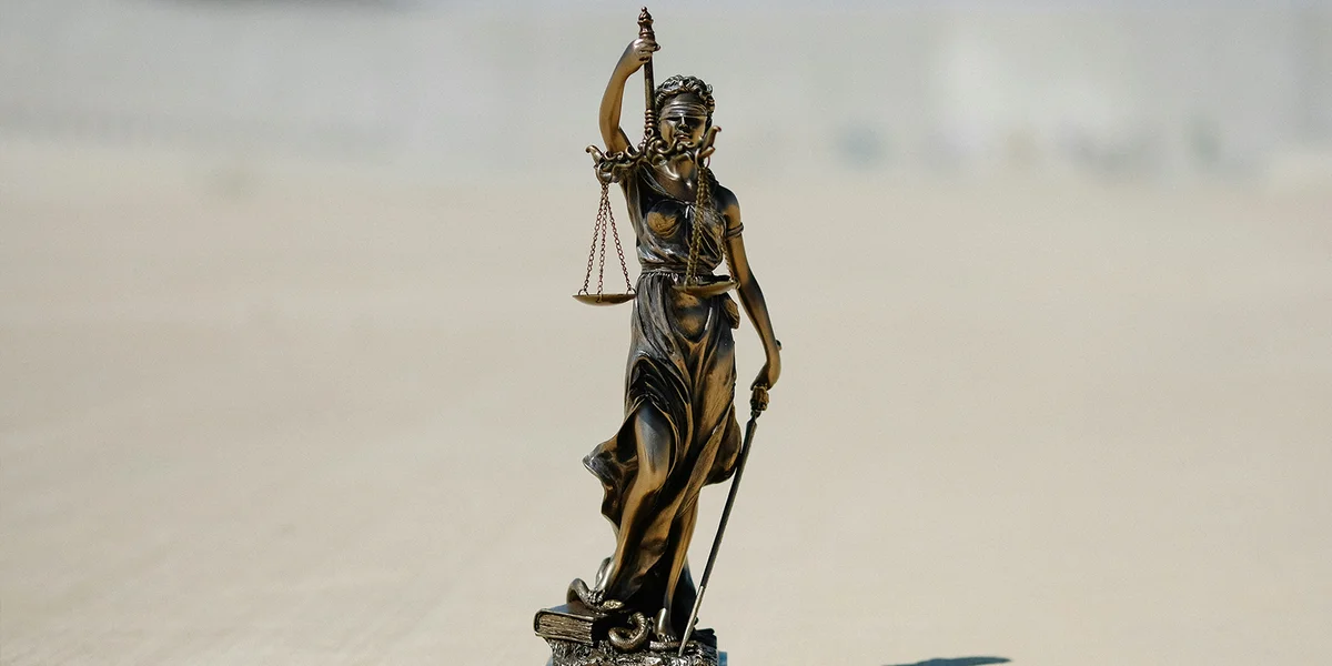 Historescht Geriichtsurteel a Frankräich: Maximal Strof fir eng Fra