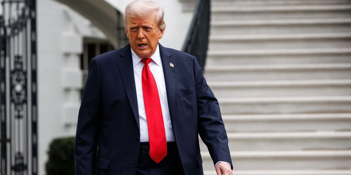 Donald Trump mécht sech elo awer fir d'Publikatioun vun den Epstein-Files staark | © EPA/SAMUEL CORUM / POOL