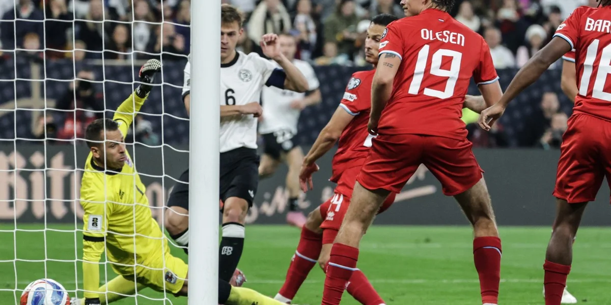 Rout Léiwen verléieren 0:4 géint Däitschland | © EPA/CHRISTOPHER NEUNDORF