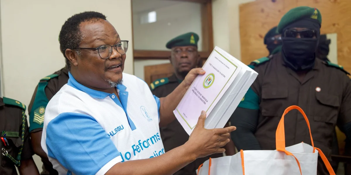 Protester wéinst ëmstriddene Walen an Tansania gi weider | ©  EPA/ANTHONY SIAME