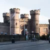 Den HM Prison Leicester am Norde vun England ass, wéi vill aner Prisongen a Groussbritannien, zënter laangem iwwerlaascht. | © Claire Barthelemy
