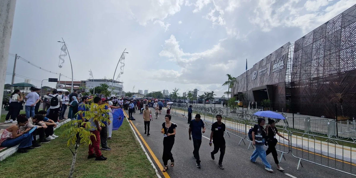 Leschten Dag a Brand op der COP30  | © picture alliance/dpa | Larissa Schwedes