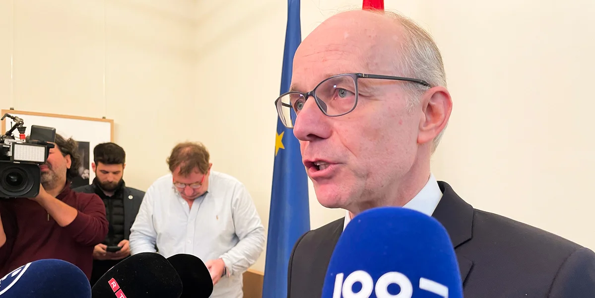 De Premier Luc Frieden wärend senger Annonce zur Regierungsëmbildung | © Carole Schimmer