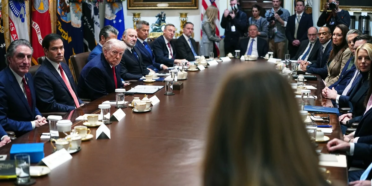 US-President Donald Trump an engem Meeting vu sengem Cabinet | © EPA/AARON SCHWARTZ / POOL