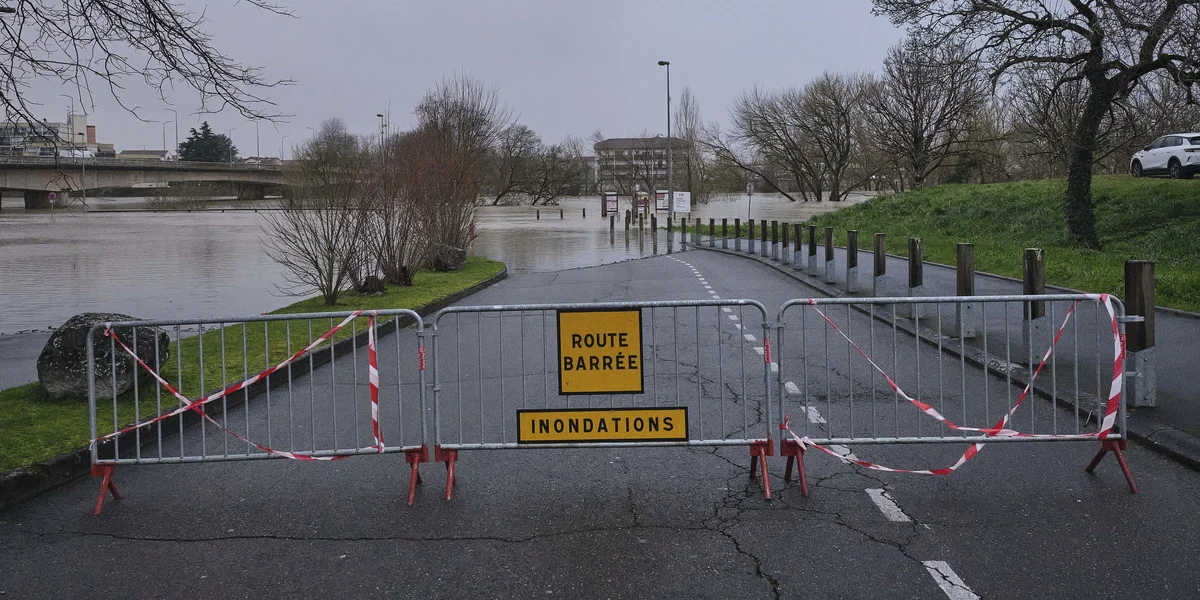 © EPA/GUILLAUME PINON