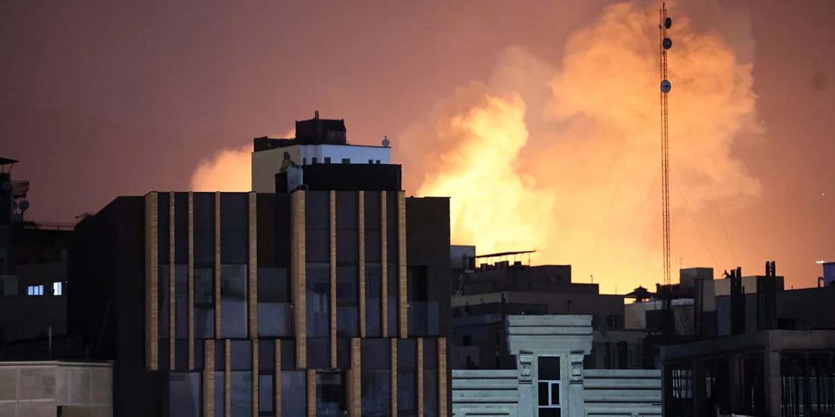 Israel elo och am Krich mam Libanon; Trump wëllt nei Spëtzt vum Iran decidéieren | © EPA/ABEDIN TAHERKENAREH