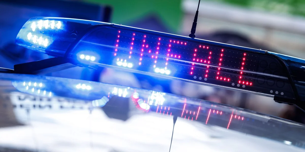 3 Joer no Accident am Neiduerf: Dossier klasséiert, well Chauffer verstuerwen ass  | © picture alliance / dpa | Matthias Balk