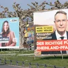 Walplakater am Virfeld vun der Landtagswal a Rheinland-Pfalz | © picture alliance / Chris Emil Janßen