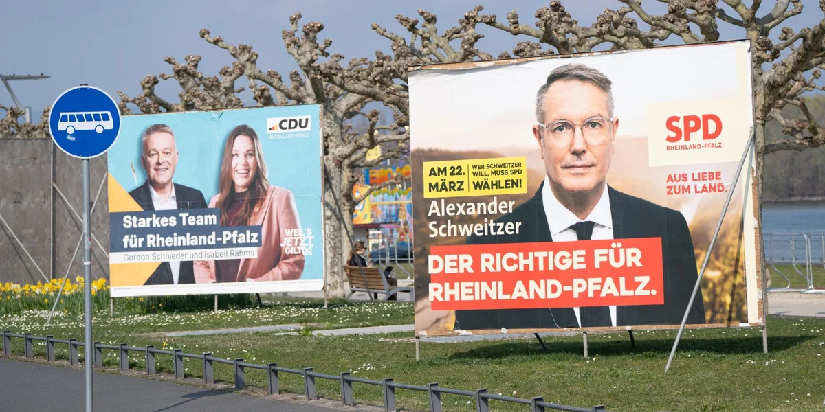 Walplakater am Virfeld vun der Landtagswal a Rheinland-Pfalz | © picture alliance / Chris Emil Janßen