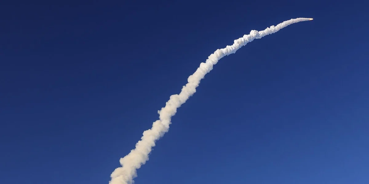 Véier Astronaute vu der Artemis 2 Moundmissioun nees ënnerwee zeréck op d‘Äerd | © EPA/CRISTOBAL HERRERA-ULASHKEVICH