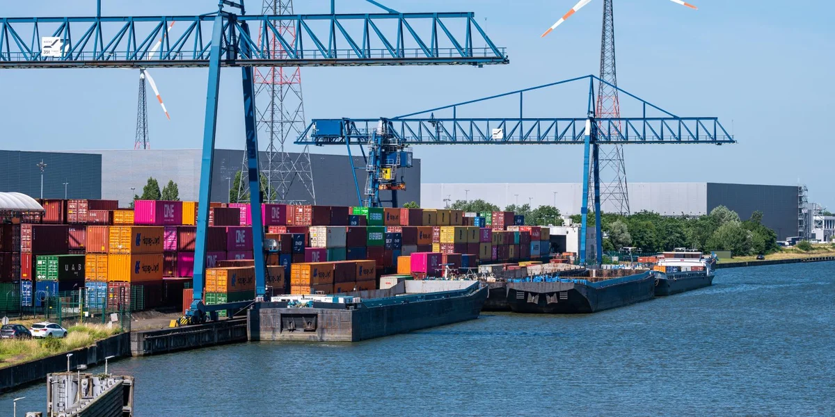 Hafe vun Antwerpen soll a 24 Stonnen nees opgoen, no enger Pëtrolsfuite | © picture alliance / Zoonar | Werner LEROOY