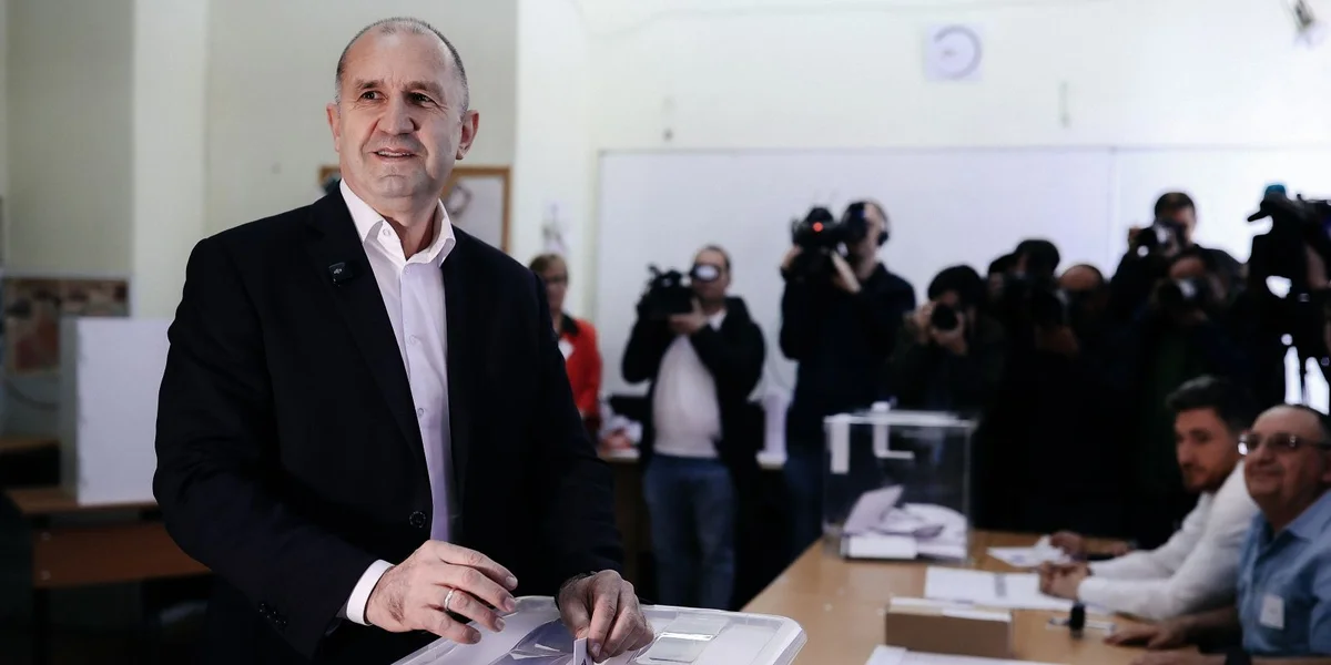 Dem fréiere President Rumen Radev seng Allianz läit no Héichrechnunge vir | © EPA/BORISLAV TROSHEV