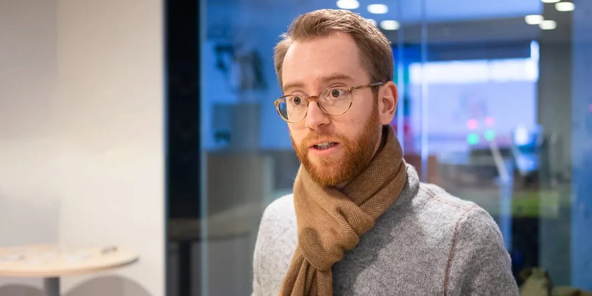 Servais-Präis: Jury-President Sébastian Thiltges am Gespréich | © Radio 100,7-Archiv