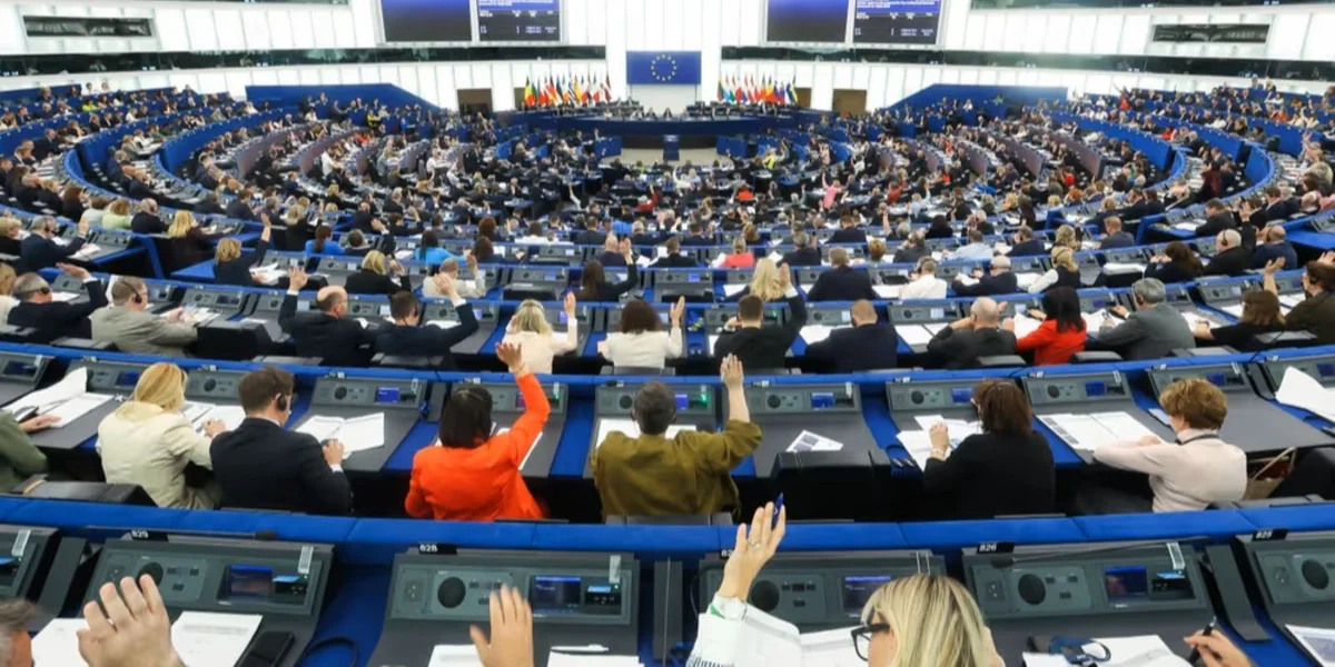 EU-Parlament geet op Konfrontatioun mat deene “Knéckegen” | © European Union 2026 - Source : EP
