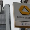 Commerzbank baut 3.000 Aarbechtsplazen of fir "méi Gewënn"  | © EPA/RONALD WITTEK