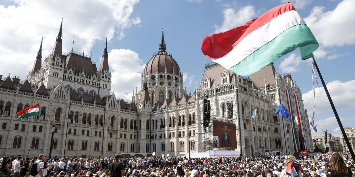 Budapest: Peter Magyar als neien Premier gewielt  | © EPA/Zoltan Kocsis HUNGARY OUT