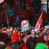 Dausende Manifestante géint déi belsch Regierung gi sech zu Bréissel erwaart | © EPA/OLIVIER HOSLET