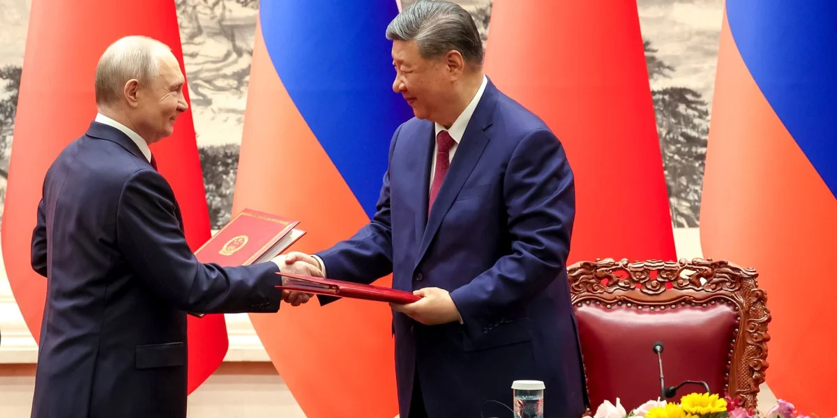 Wladimir Putin ass a China: Déi russesch-chineesesch Partnerschaft soll verdéift ginn | © EPA/ALEXANDER KAZAKOV/KREMLIN / POOL MANDATORY CREDIT