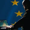 Europa Muer: Spiounen a Geheimdéngschter: Wiem kann een nach trauen?