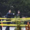  Washington: Mann schéisst net wäit vum Wäissen Haus fort op Sécherheetsbeamten  | © EPA/JIM LO SCALZO