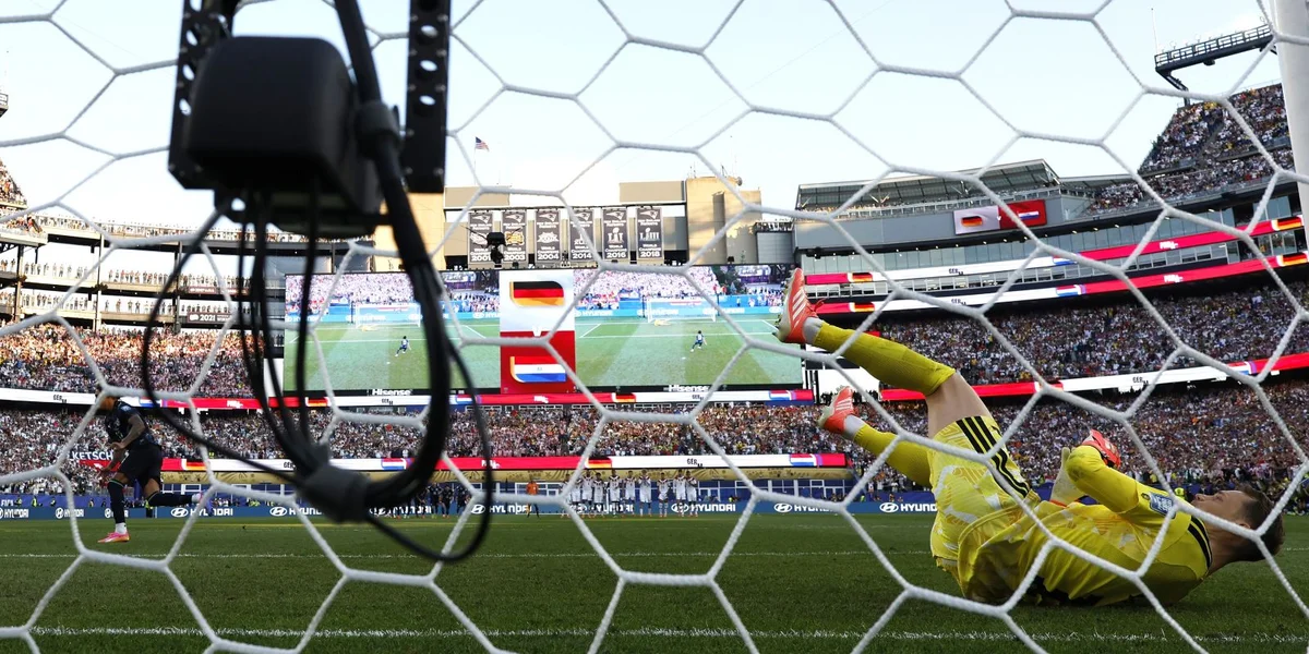 © EPA/GREG M. COOPER