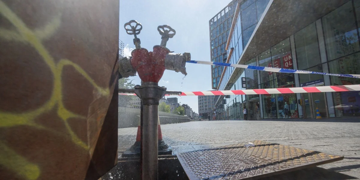 Sechs Doudeger no Brand op engem Chantier zu Bréissel | © EPA/OLIVIER MATTHYS