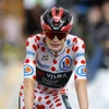 Mussen Doppingkontrolle beim Tour de France matten an der Nuecht wierklech sinn? | © EPA/GUILLAUME HORCAJUELO
