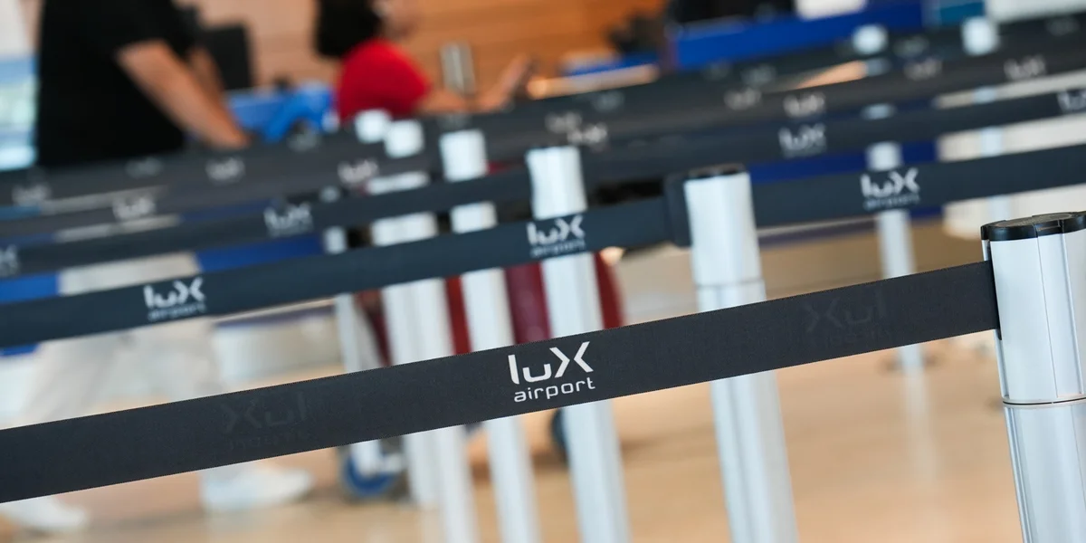 Direktvol an d’USA: De Findel preparéiert sech op déi deeglech Flich | © Radio 100,7