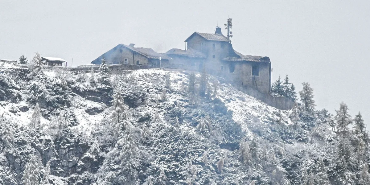 D'Feier am Adolf Hitler sengem "Kehlsteinhaus" ass op en Neits ausgebrach | © picture alliance/dpa | Jason Tschepljakow