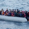 Ongléck mat Flüchtlingsboot virun der tierkescher Küst