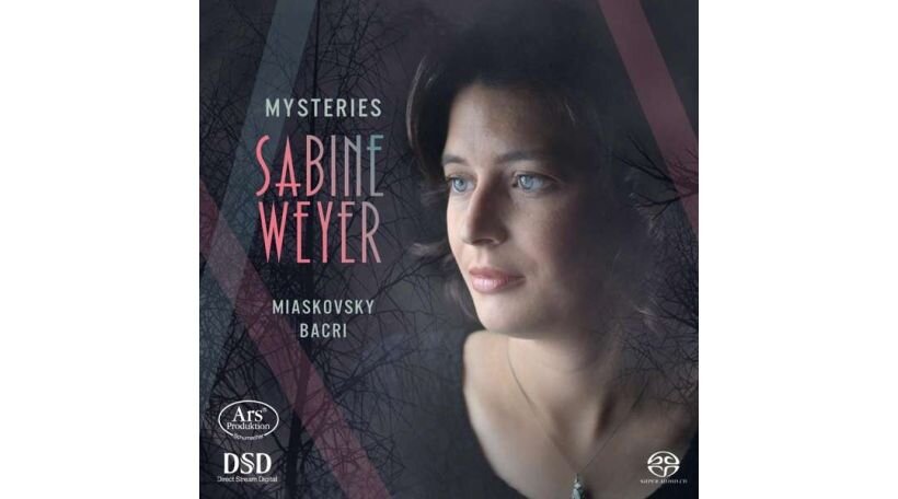 "Mysteries" vun der Sabine Weyer