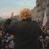 Kritik "Tutti a casa - Power to the People"